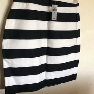 Stripped lined skirt